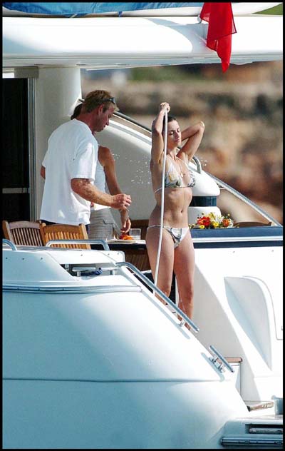 Penelope Cruz Showers in Bikini Penelope Cruz Showers in Bikini